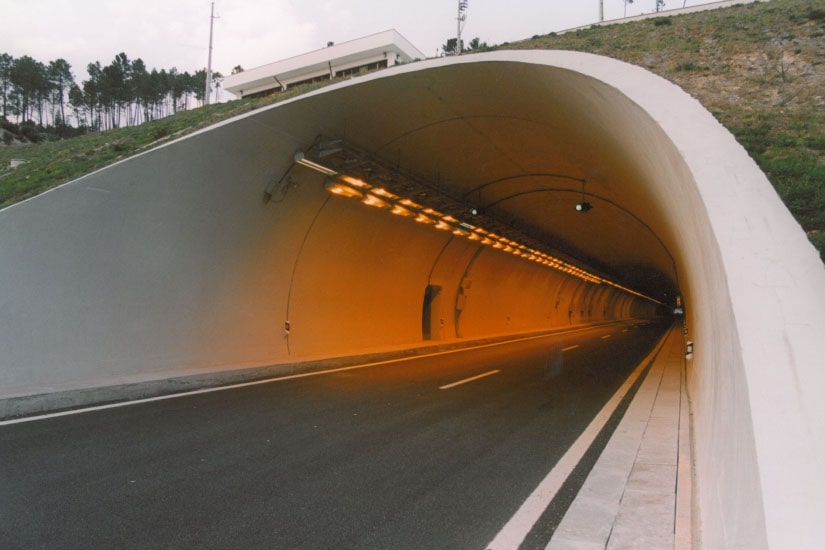 Tunnel routier à double voie EN2, Castro d'Aire