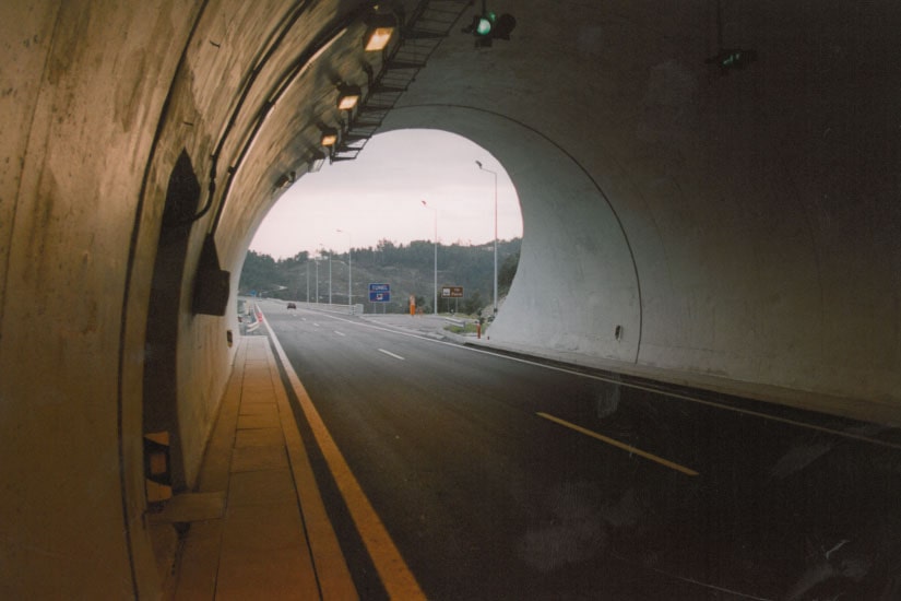 Tunnel routier à double voie EN2, Castro d'Aire