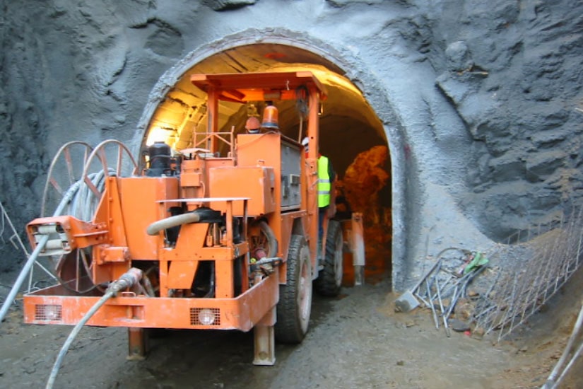 Ampliación del túnel de carga central de Avia, en Carballino, Orense
