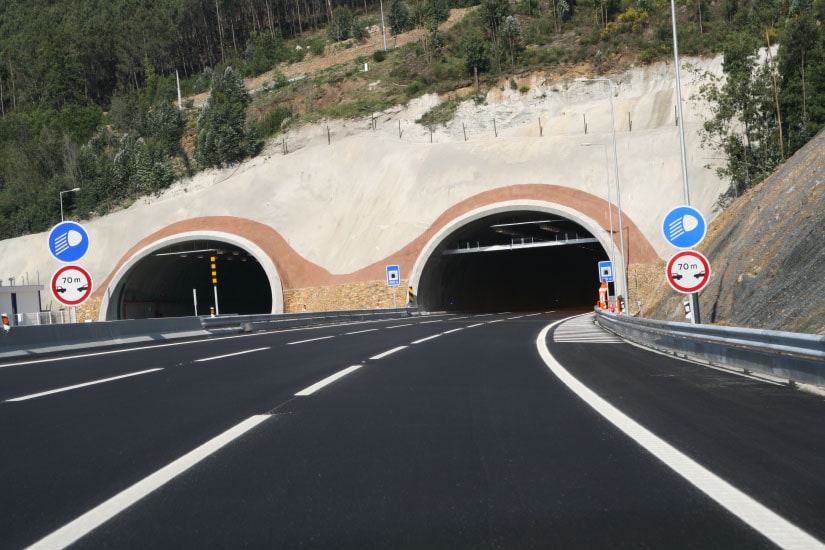 Construction of Covelo Tunnel